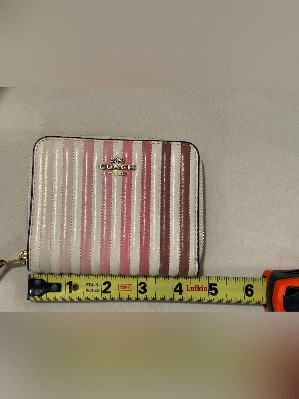 COACH Small Zip Around Wallet - Picture 3 of 9